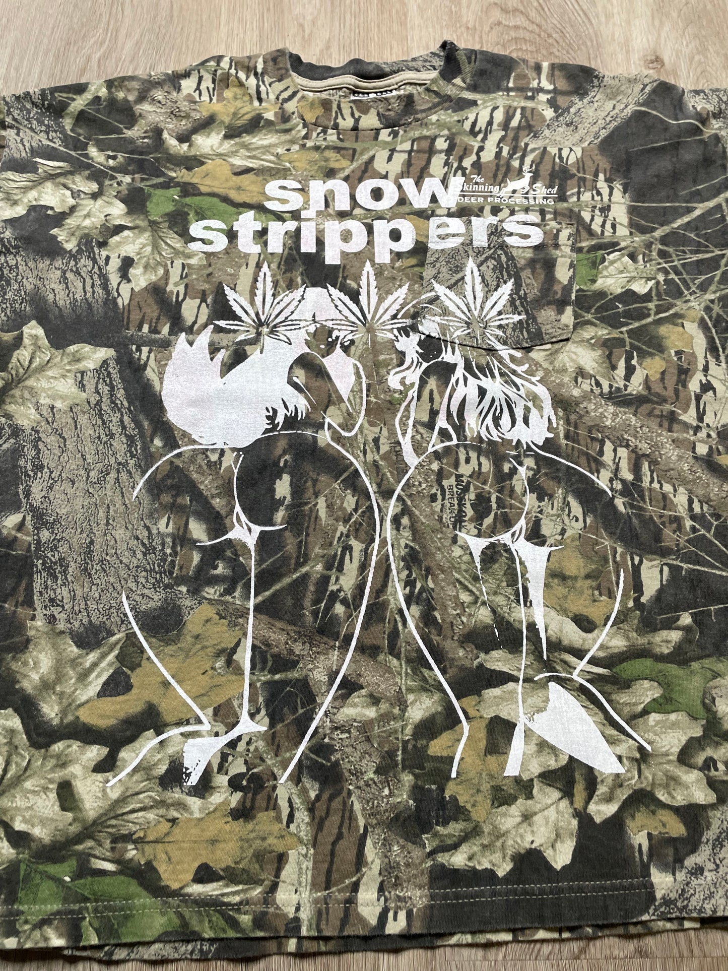 SNOW STRIPPERS CAMO TEE XL